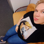 Eva, 42