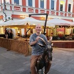 Valentin, 51