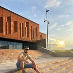 Sardor, 32