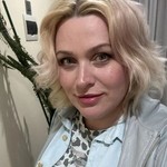 Rina, 44