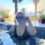 Rina, 44